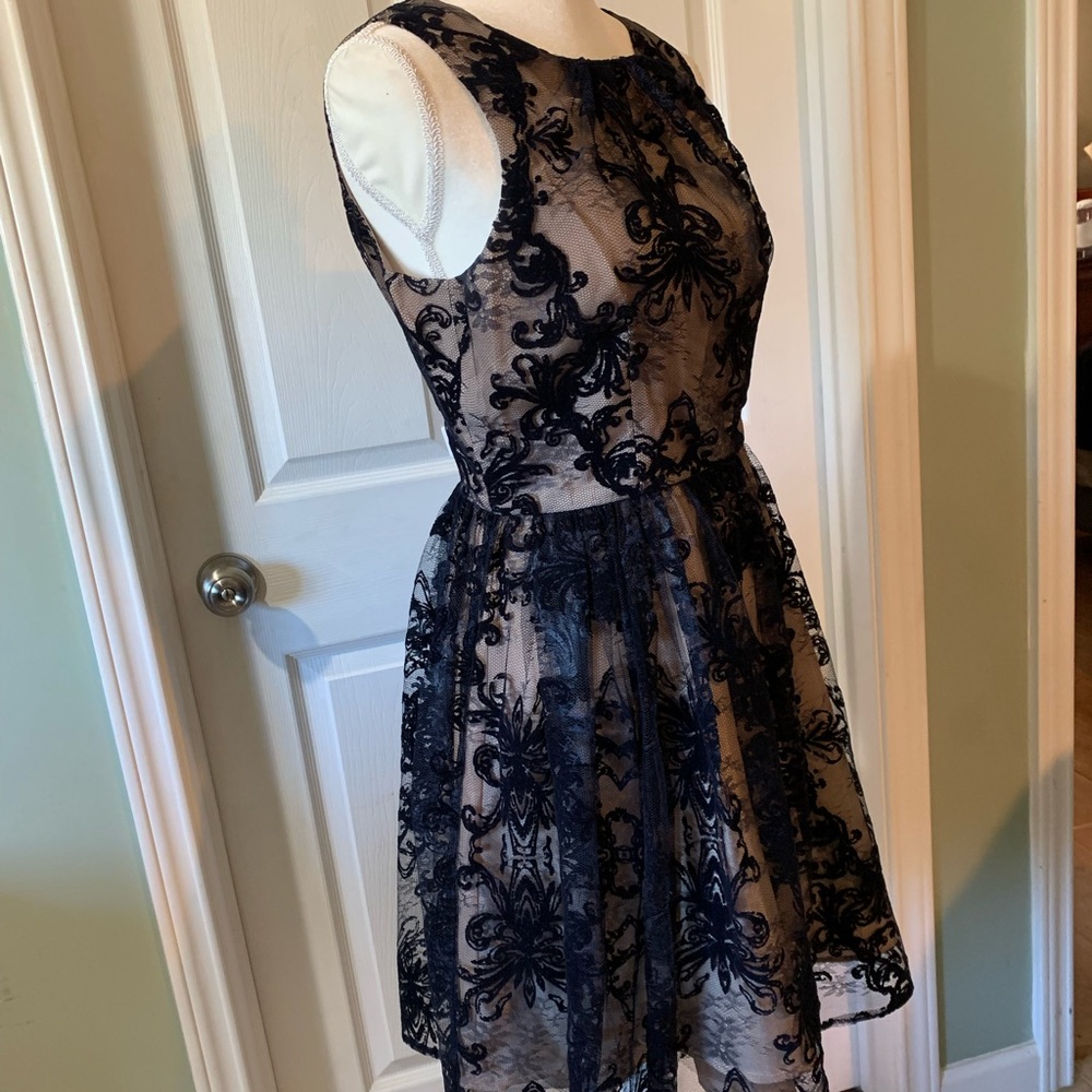 Jessica Howard 10P Fancy Dress Navy Blue Lace Sleeveless w/ tan underlin…
